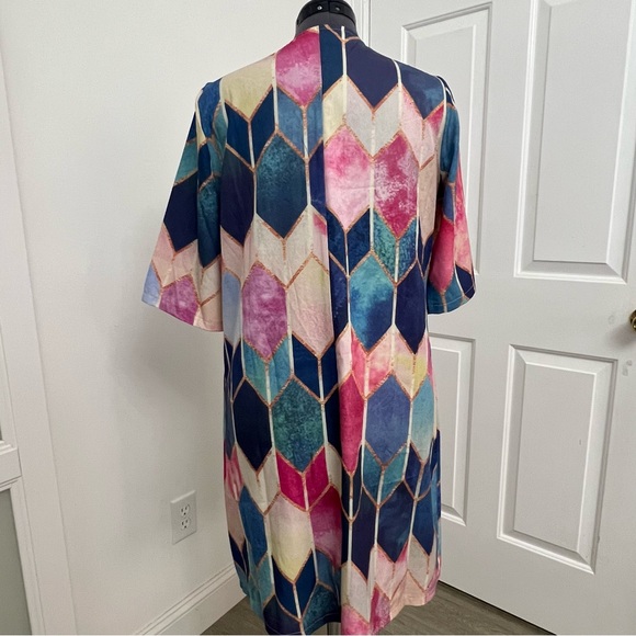 Colorful Geometric Pattern Top Size XL - Picture 5 of 8